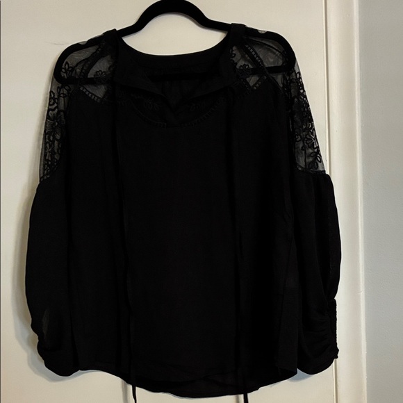 Elegant Black Lace Women's Top - Picture 3 of 5